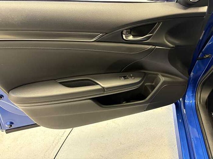 Honda Civic 1.5 VTEC Turbo Prestige 5dr CVT 